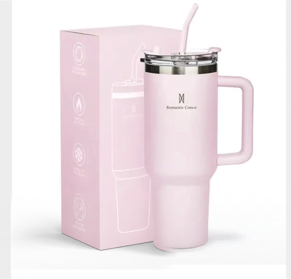 Copo térmico rosa com alça, canudo e a caixa combinando
